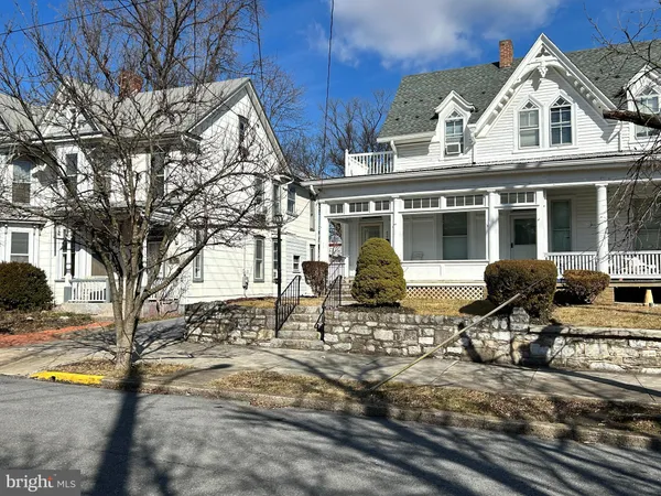 $1,600 | 506 West Burke Street, Martinsburg, WV 25401