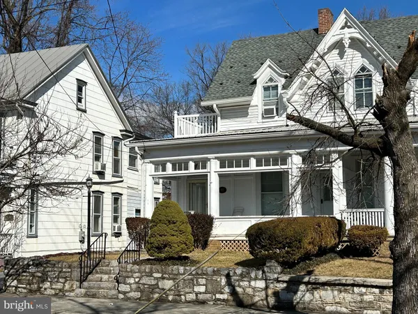 $1,600 | 506 West Burke Street, Martinsburg, WV 25401