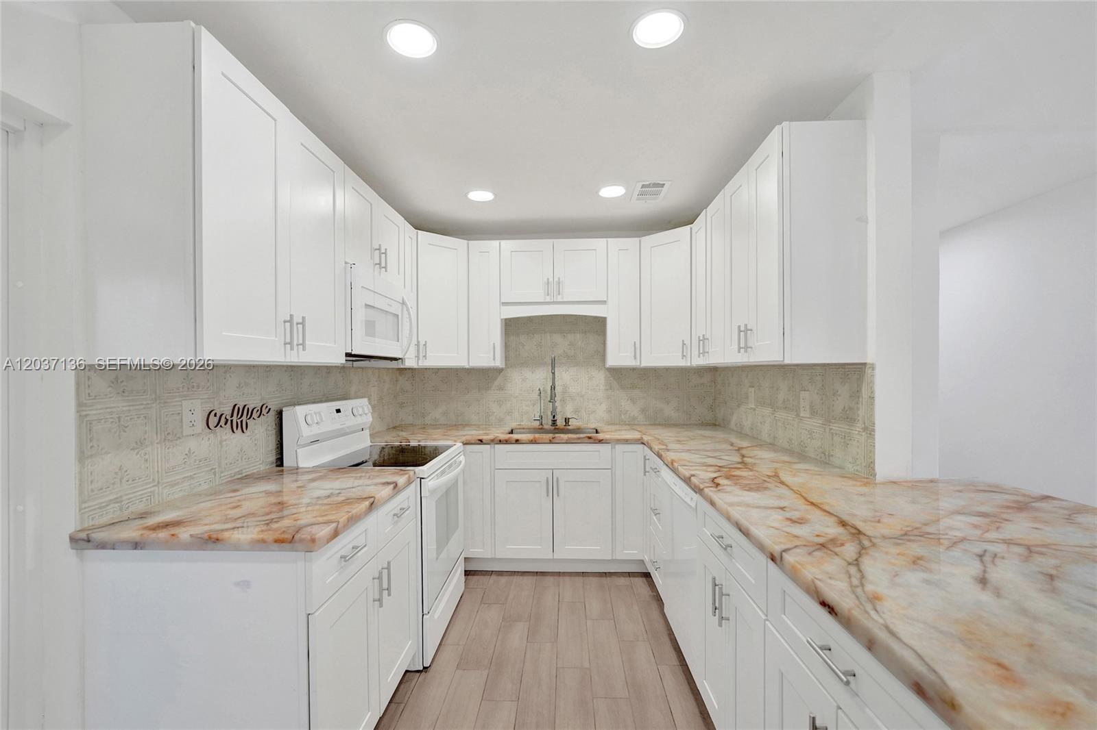 5701 Southwest 37th Street Davie, FL 33314 - Photo 20 of 73