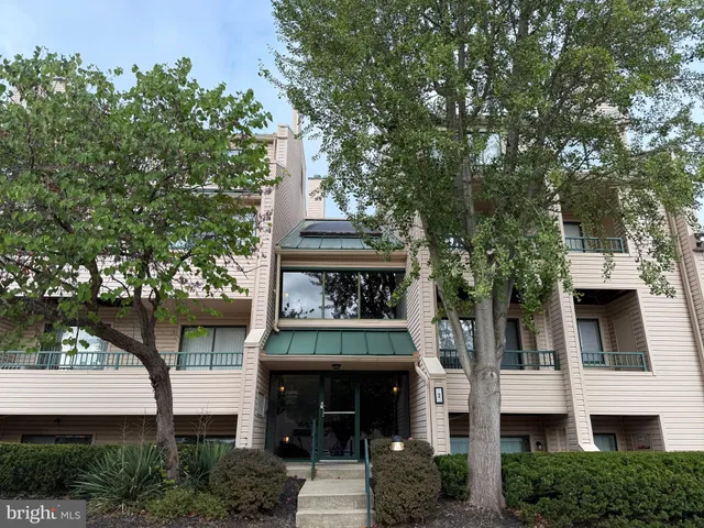 $234,900 | 2 Winners Circle, Unit 1B, Owings Mills, MD 21117