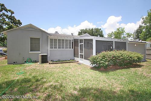 2271 Larchmont Road Jacksonville, FL 32207 - Photo 8 of 10 exterior