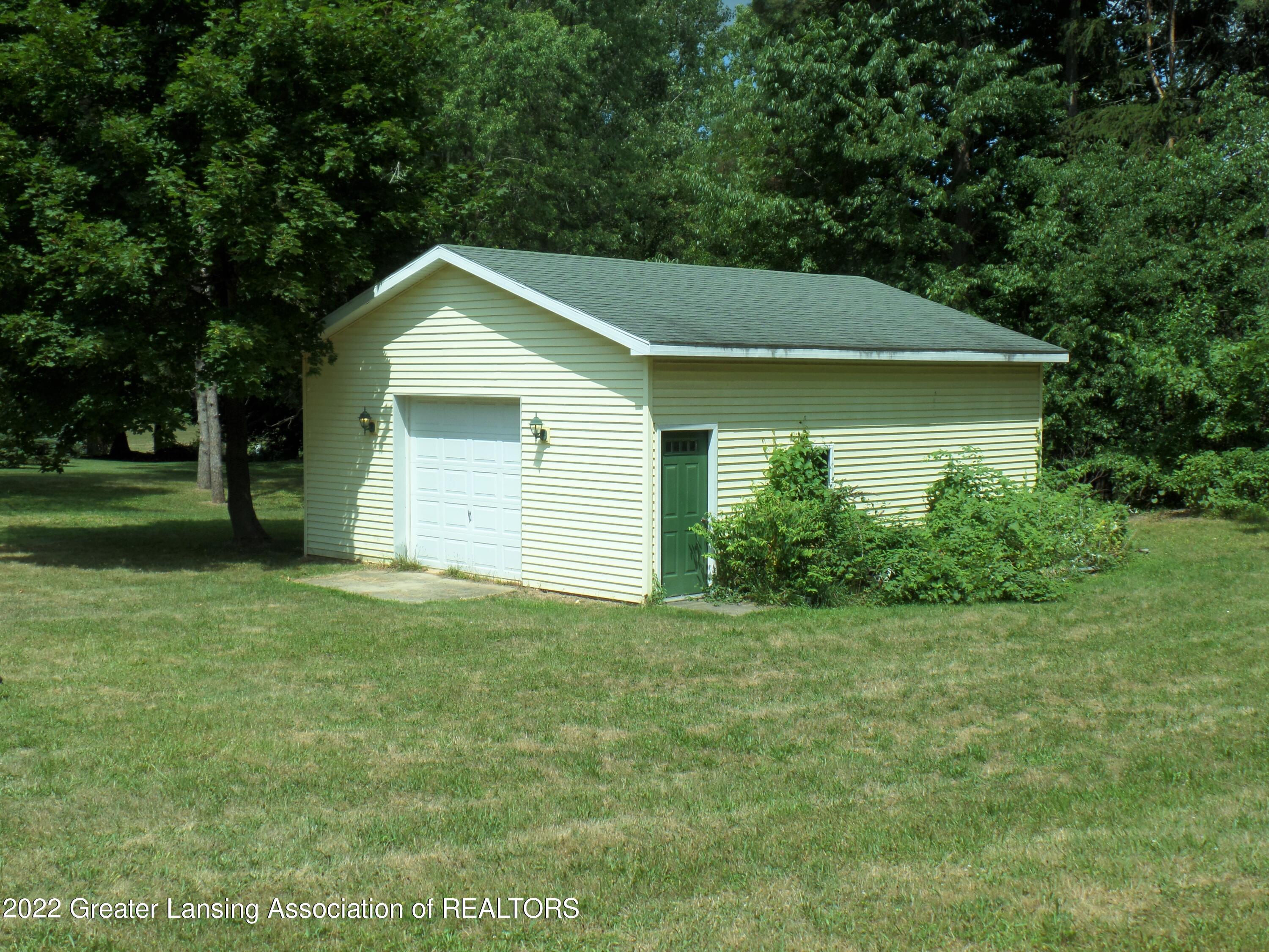 1823 East Clark Road Lansing, MI 48906 - Photo 40 of 47 40