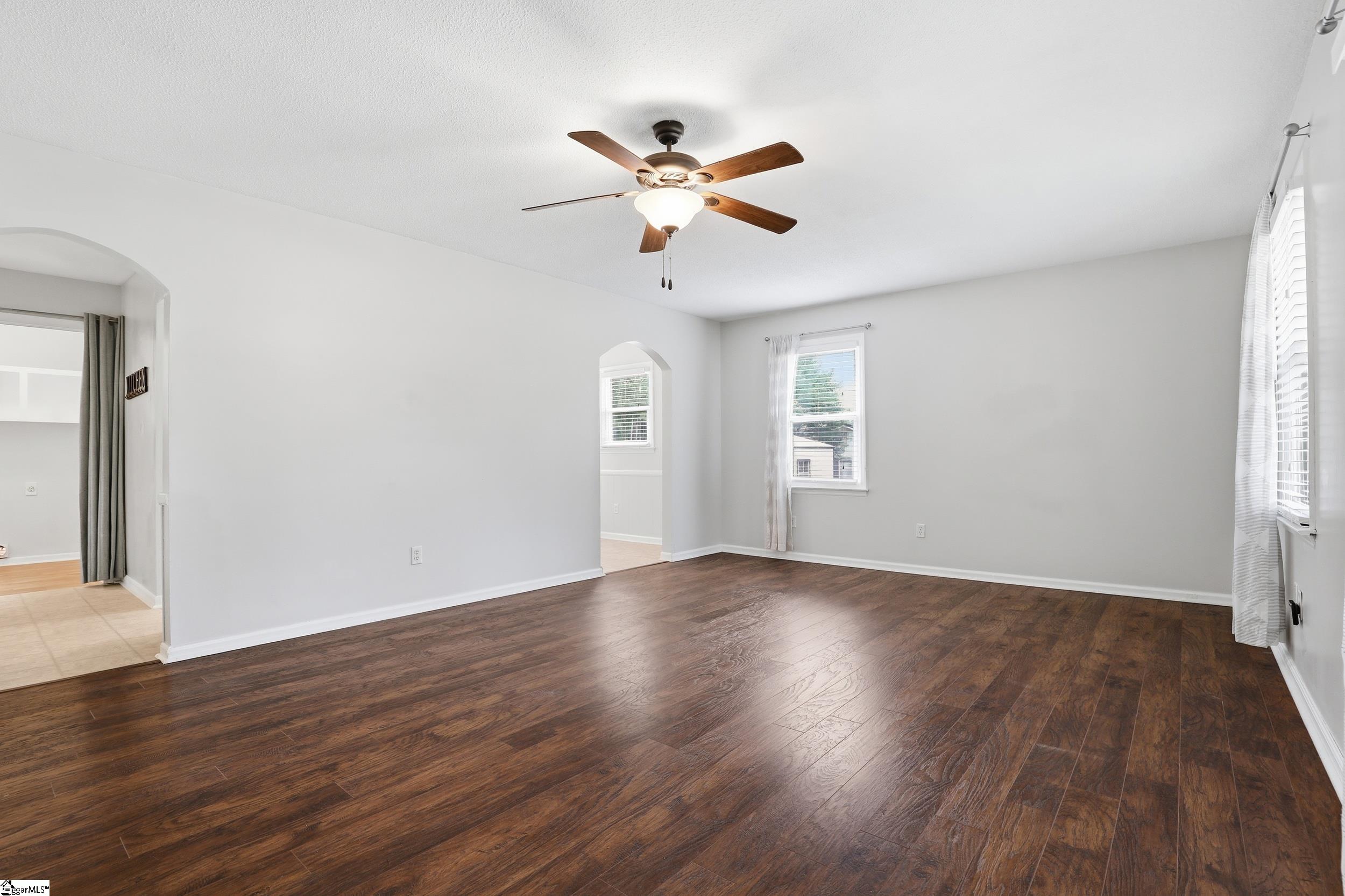 1045 Knollwood Acres Road Boiling Springs, SC 29316 - Photo 4 of 32