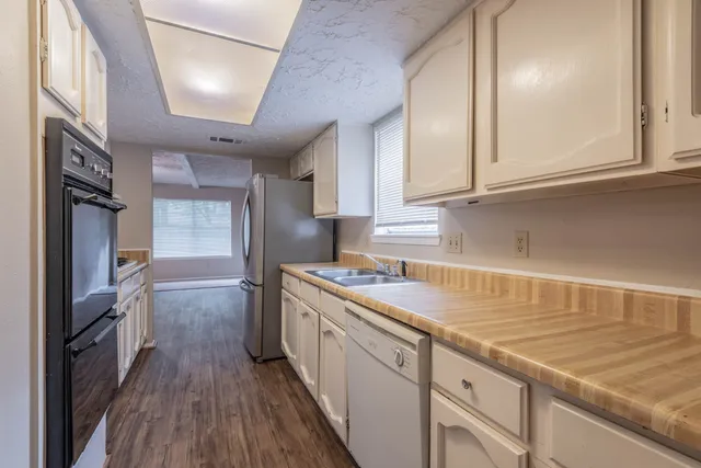 $1,700 | 6015 Knotty Post Lane, Spring, TX 77373