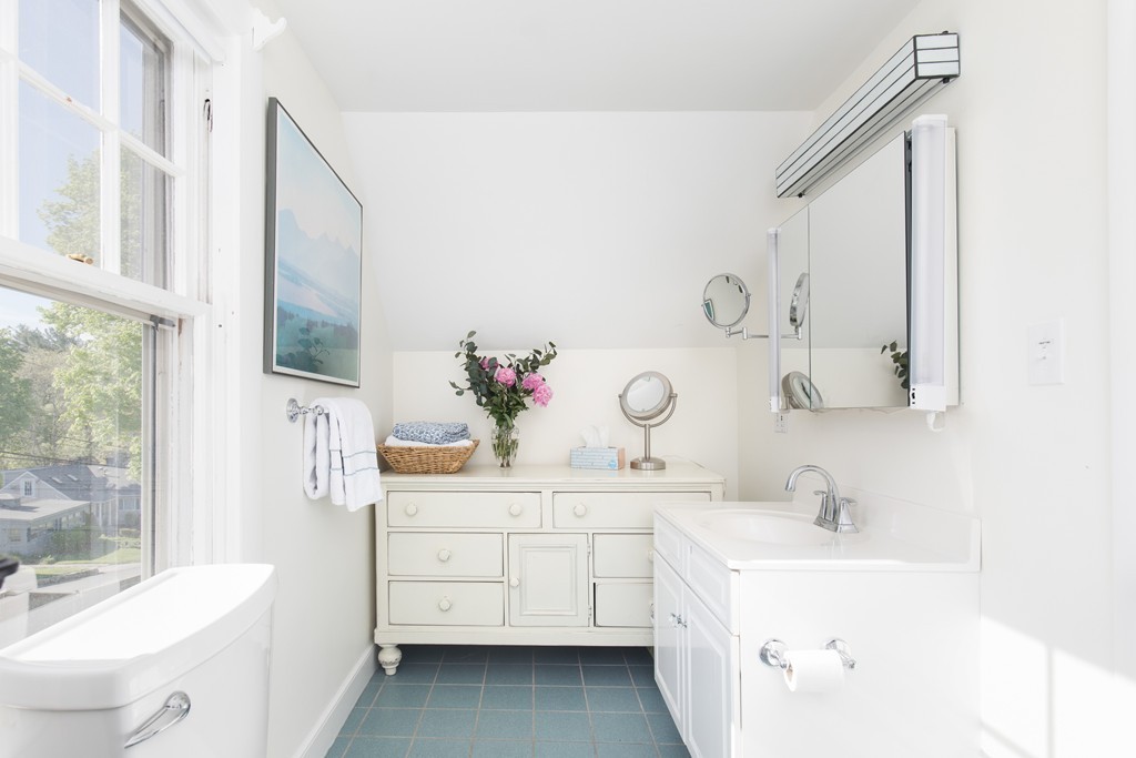 47 Curve Street Natick, MA 01760 - Photo 18 of 20