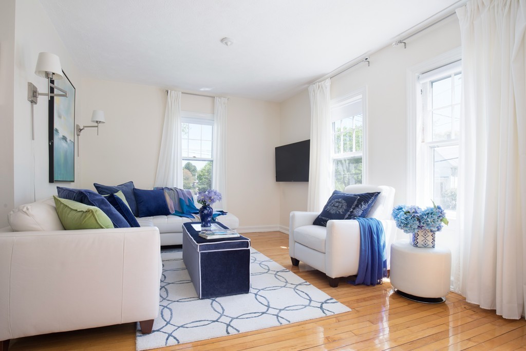 47 Curve Street Natick, MA 01760 - Photo 4 of 20