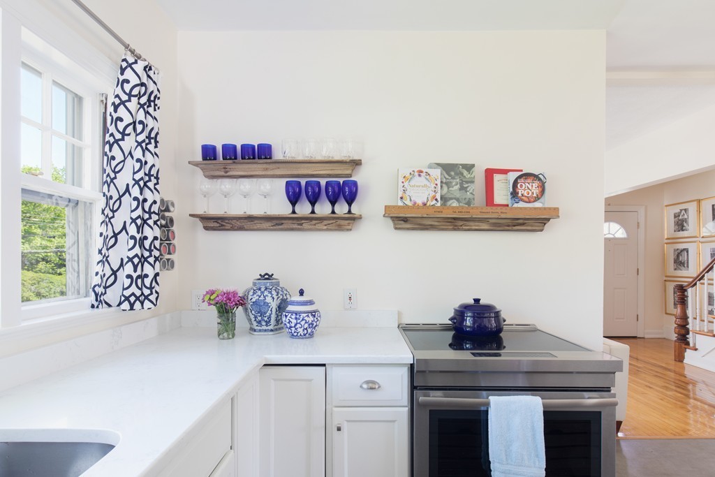 47 Curve Street Natick, MA 01760 - Photo 8 of 20