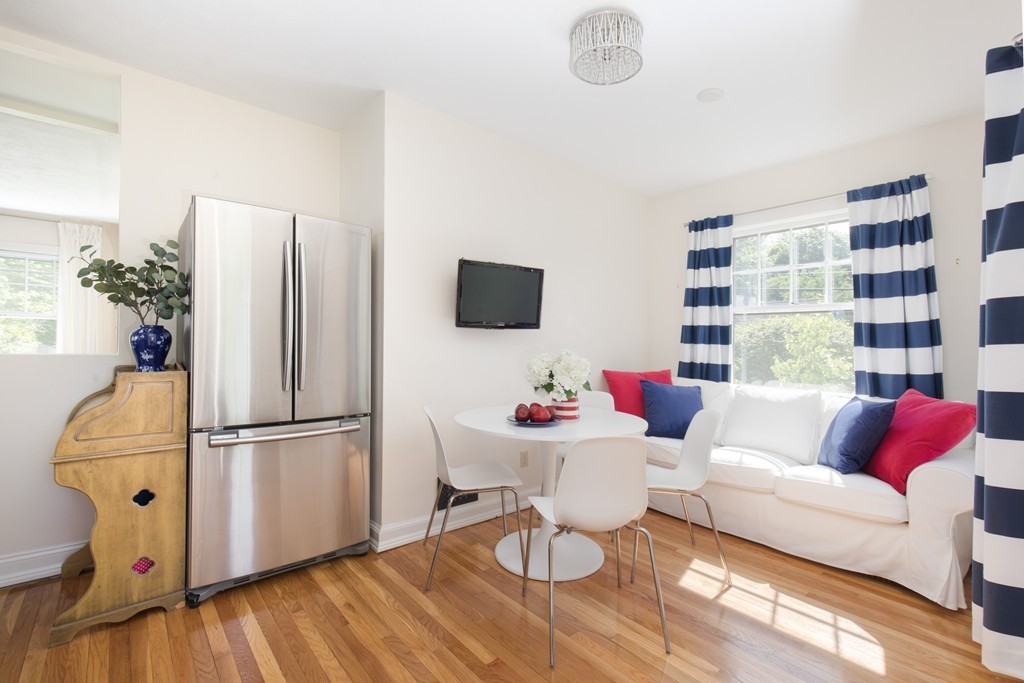 47 Curve Street Natick, MA 01760 - Photo 9 of 20