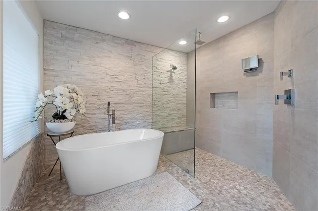 $4,999,999 | 6582 Trail Boulevard, Naples, FL 34108