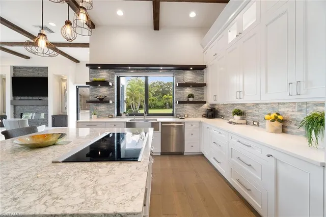 $4,999,999 | 6582 Trail Boulevard, Naples, FL 34108