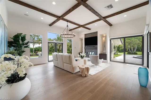 $4,999,999 | 6582 Trail Boulevard, Naples, FL 34108