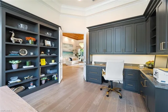 $4,999,999 | 6582 Trail Boulevard, Naples, FL 34108