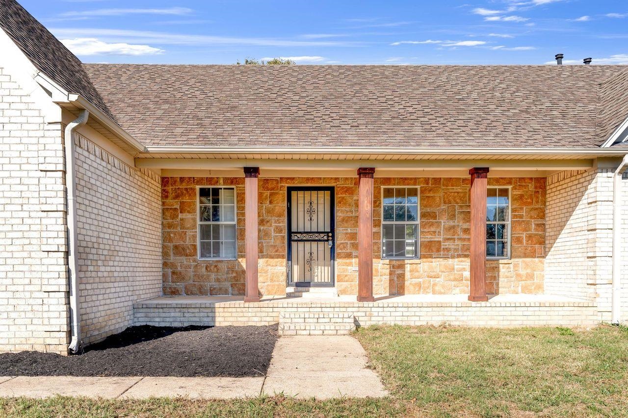 1088 Akins Store Road Munford, TN 38058 - Photo 3 of 40 a front view of a house