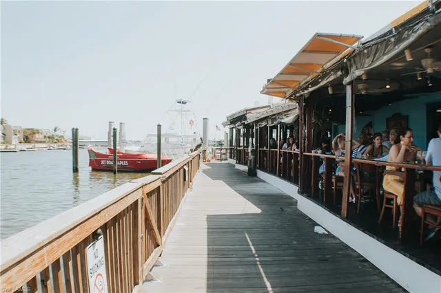a view of entryway and hall
