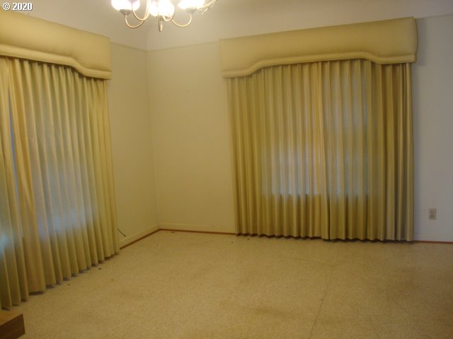 50925 Southwest Old Portland Road Scappoose, OR 97056 - Photo 4 of 12 Gallery Image 4