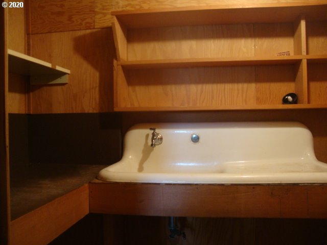 50925 Southwest Old Portland Road Scappoose, OR 97056 - Photo 10 of 12 Gallery Image 10