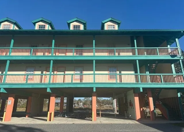 $183,910 | 115 1st Avenue North, Unit 304, Steinhatchee, FL 32359