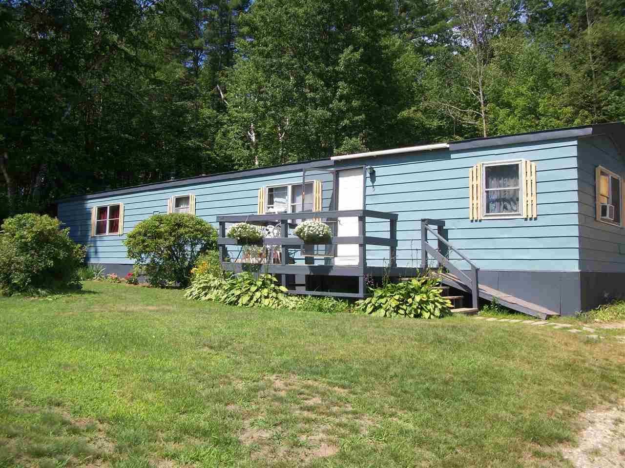 9 Riverside Drive Raymond, NH 03077 - Photo 1 of 27