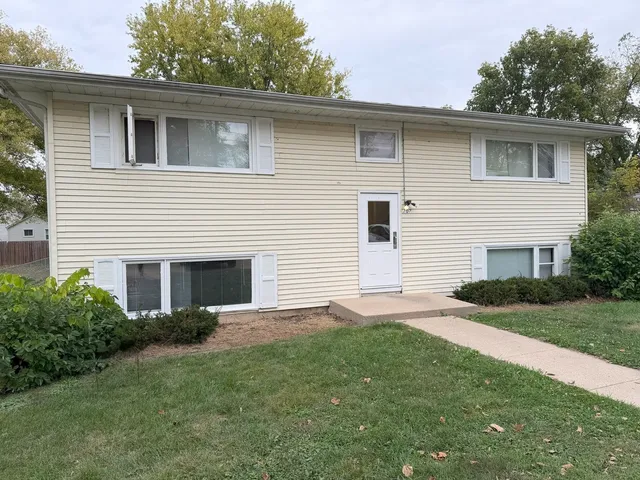 $299,900 | 207 North 7th Street, Oregon, IL 61061