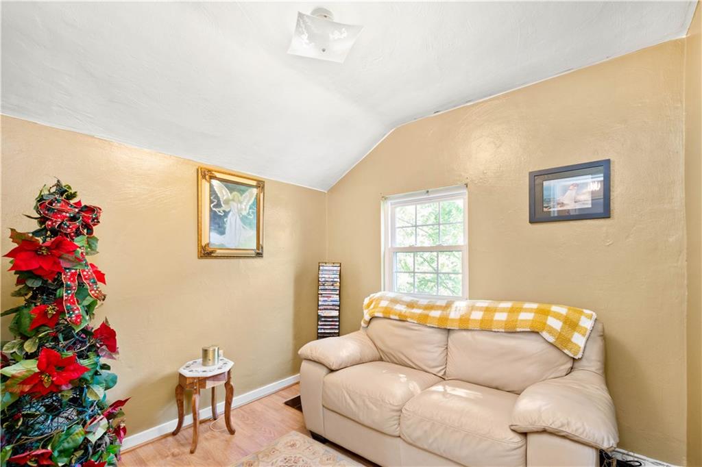950 Segar Road Mt. Lebanon, PA 15243 - Photo 11 of 24 Gallery Image 11