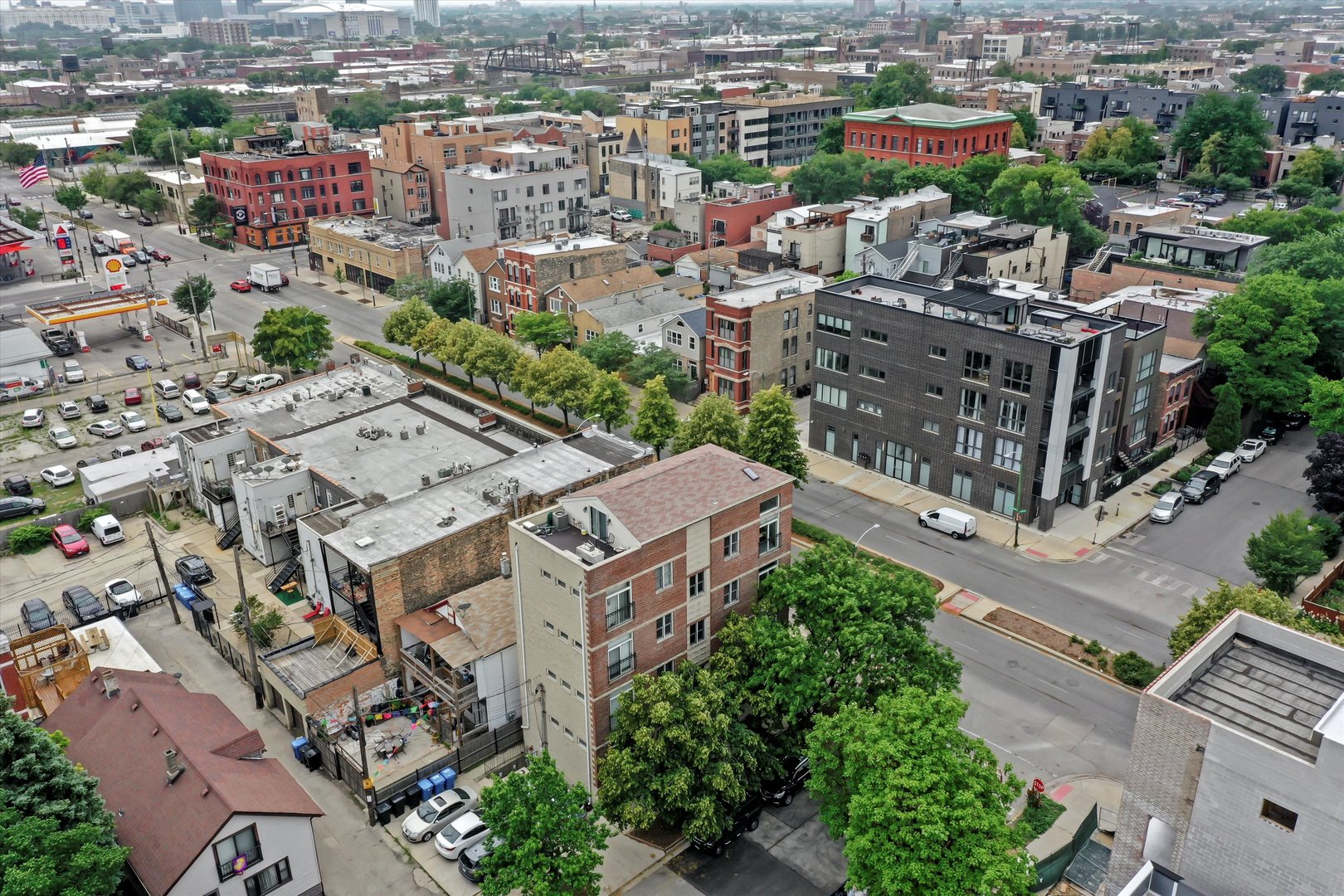 1535 West Ohio Street, Unit 2 Chicago, IL 60642 - Photo 25 of 25 an aerial view of a house with a yard