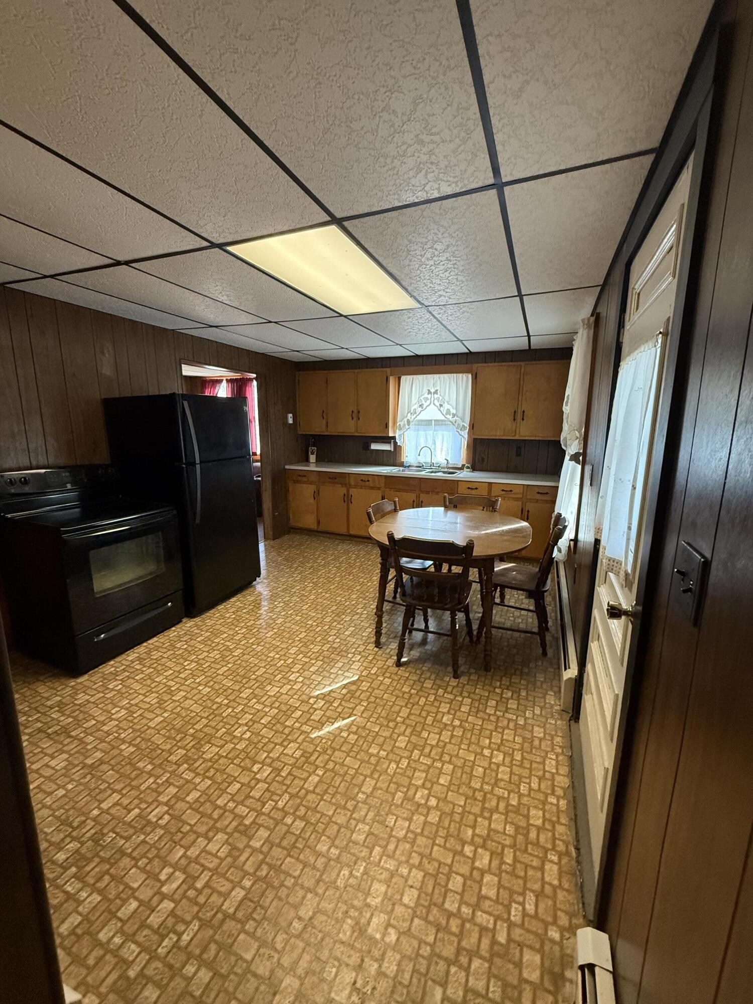 23 Dustin Street Dexter, ME 04930 - Photo 2 of 34 Kitchen