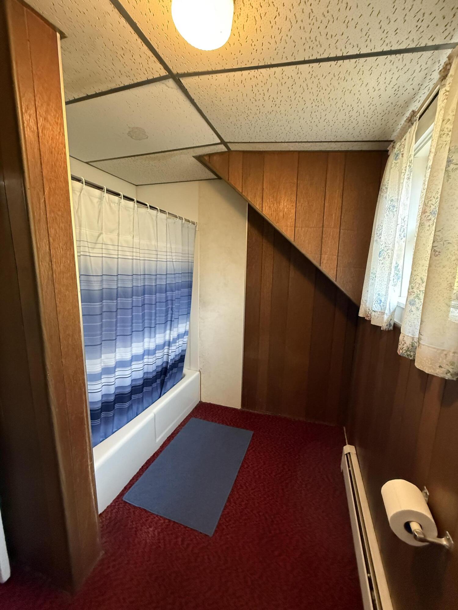 23 Dustin Street Dexter, ME 04930 - Photo 22 of 34 Upstairs Bathroom