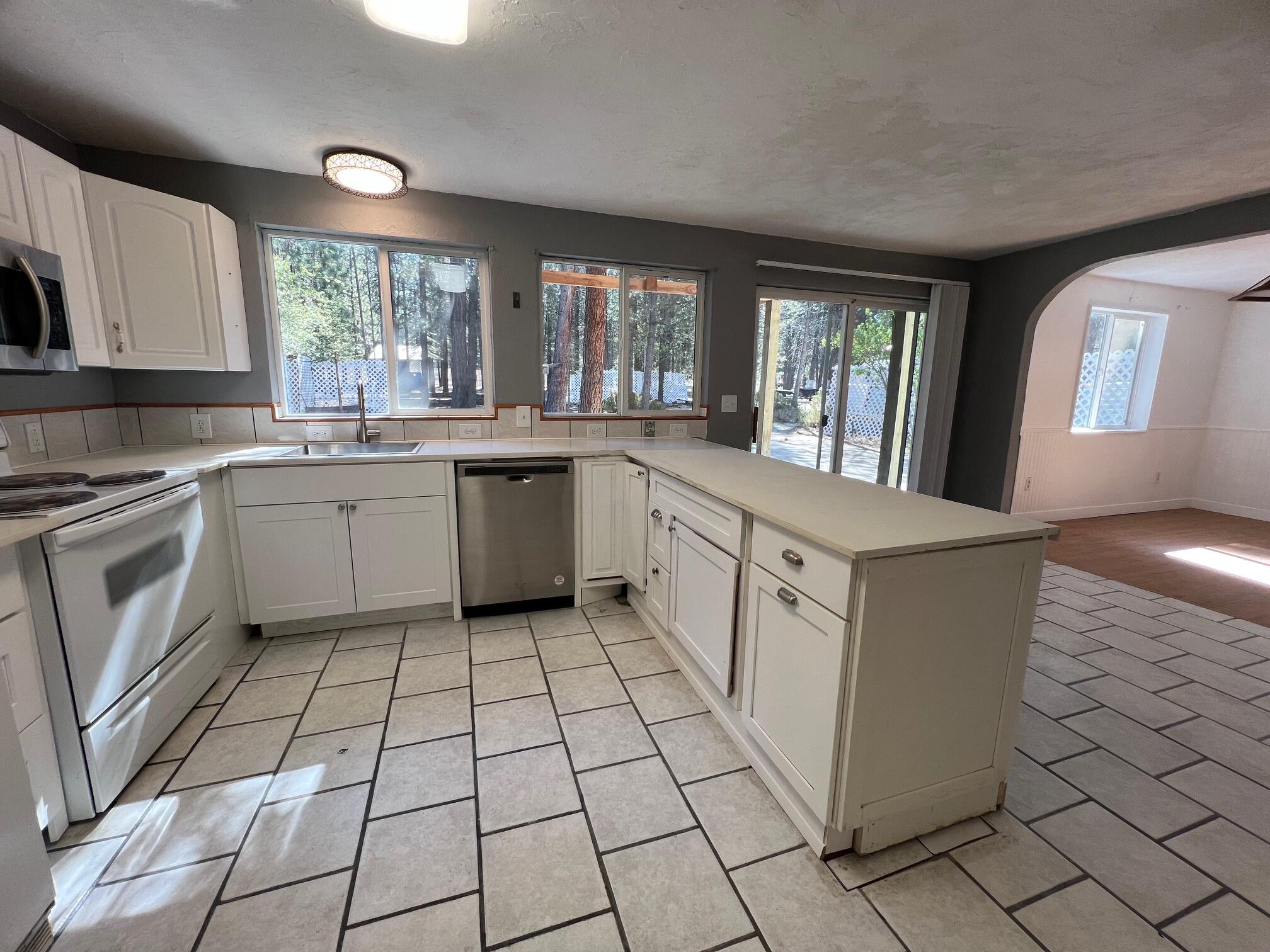 52360 Ammon Road La Pine, OR 97739 - Photo 19 of 49 IMG_1571