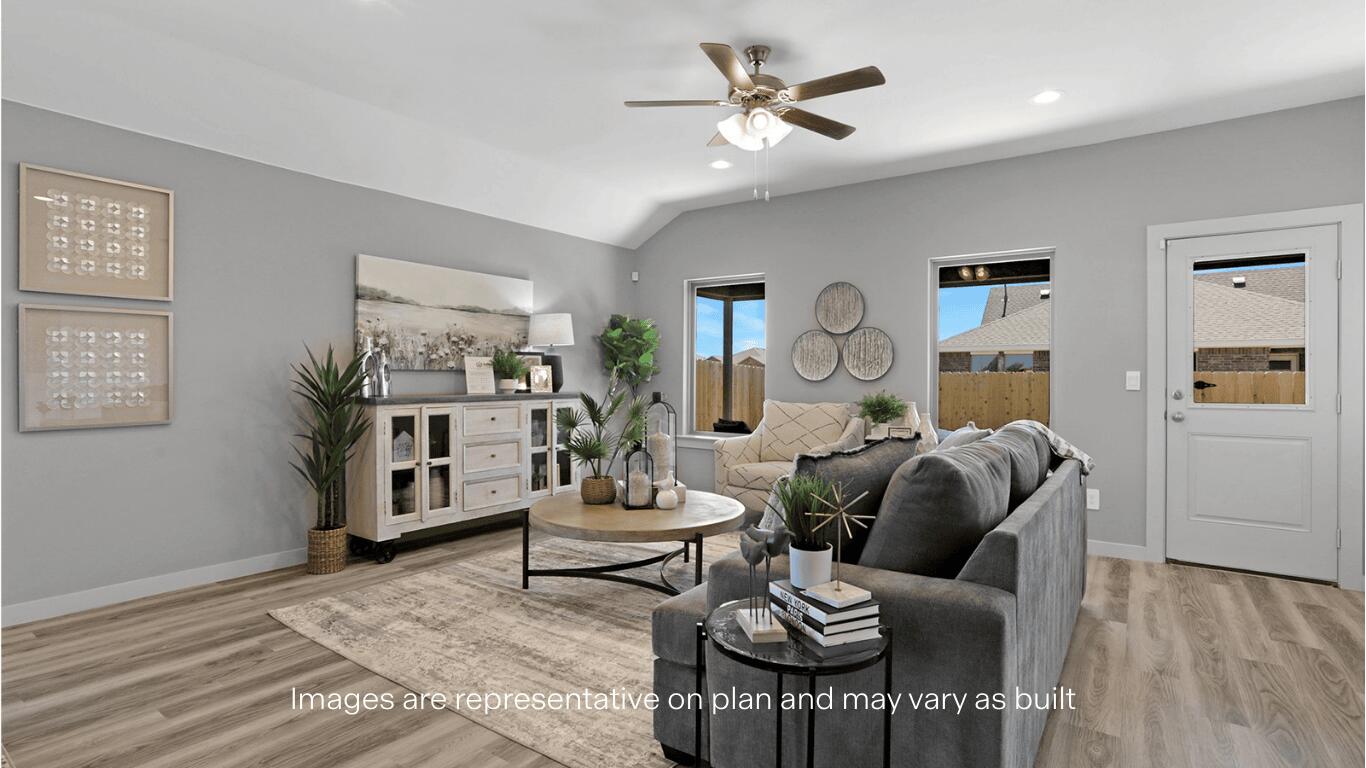 7815 94th Street Lubbock, TX 79424 - Photo 6 of 15 a living room with furniture