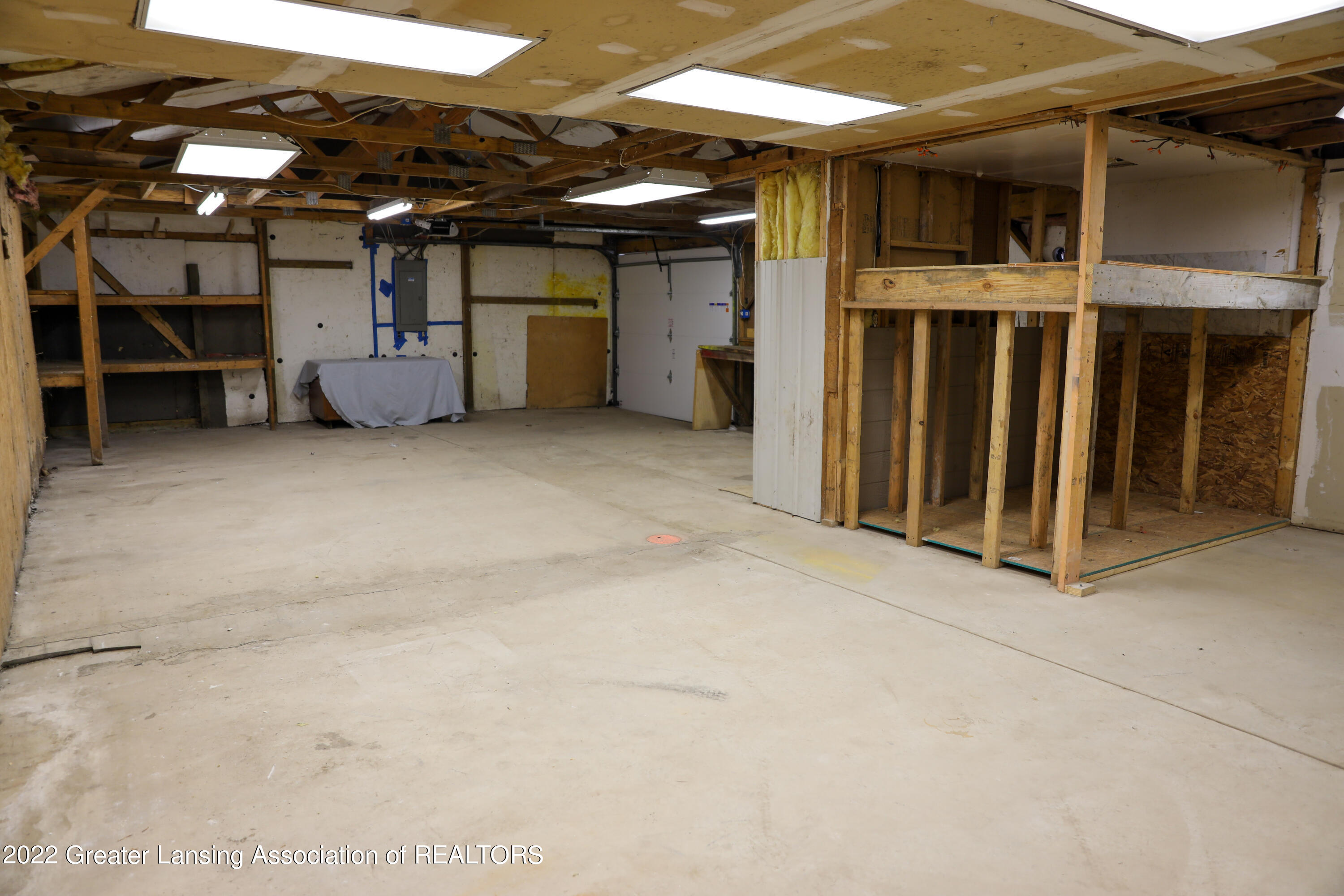 5717 Holt Road Holt, MI 48842 - Photo 8 of 14 156A9945