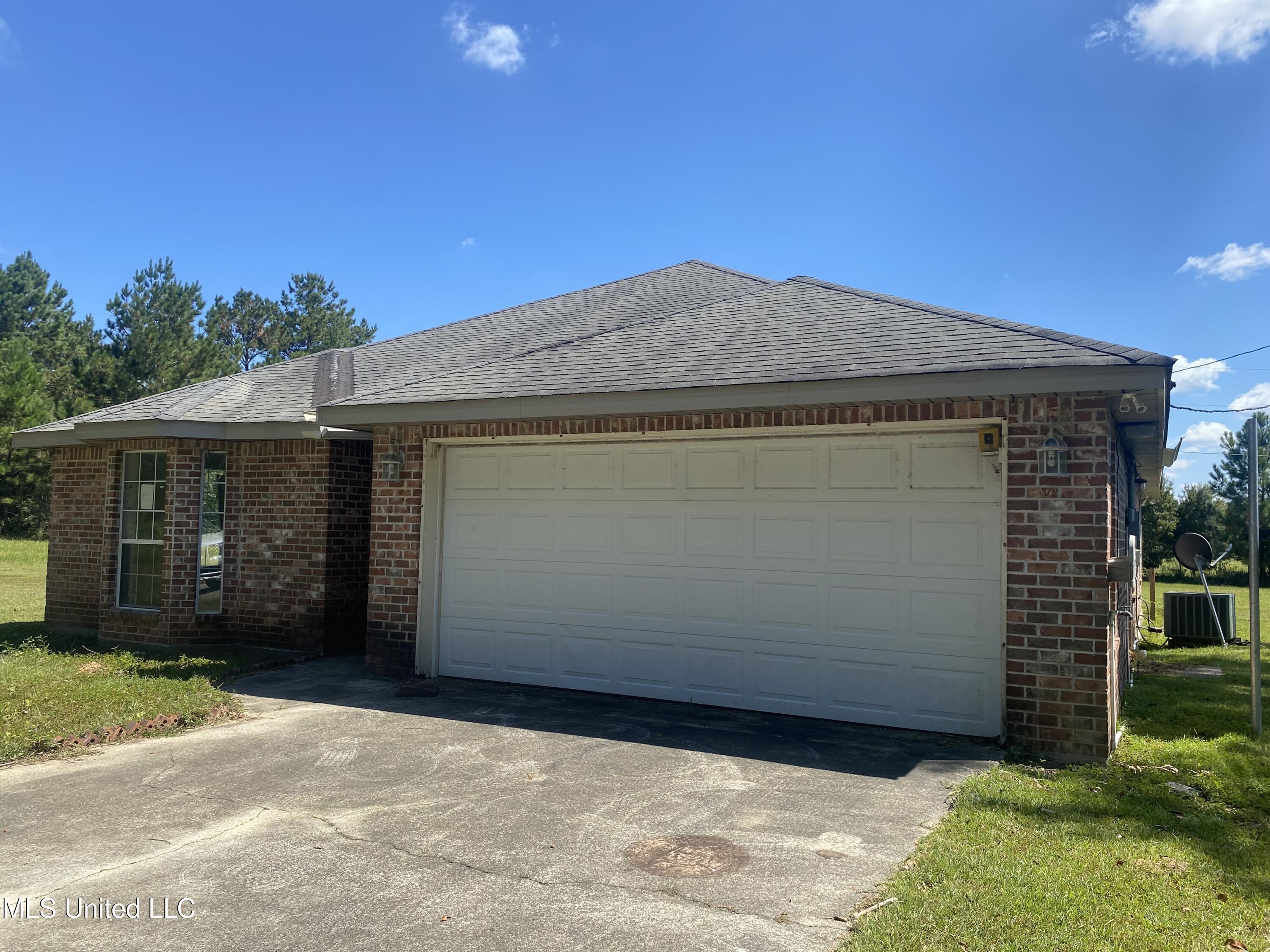 112 Pap Armstrong Road Wiggins, MS 39577 - Photo 3 of 17 Front right