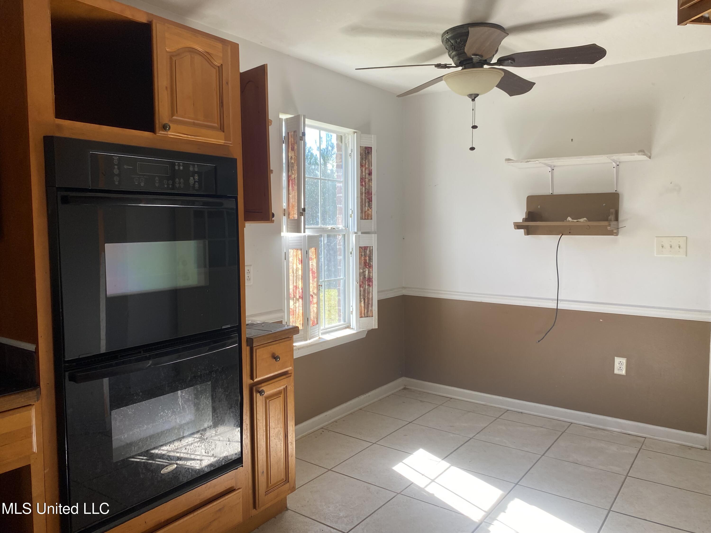 112 Pap Armstrong Road Wiggins, MS 39577 - Photo 10 of 17 Kitchenette