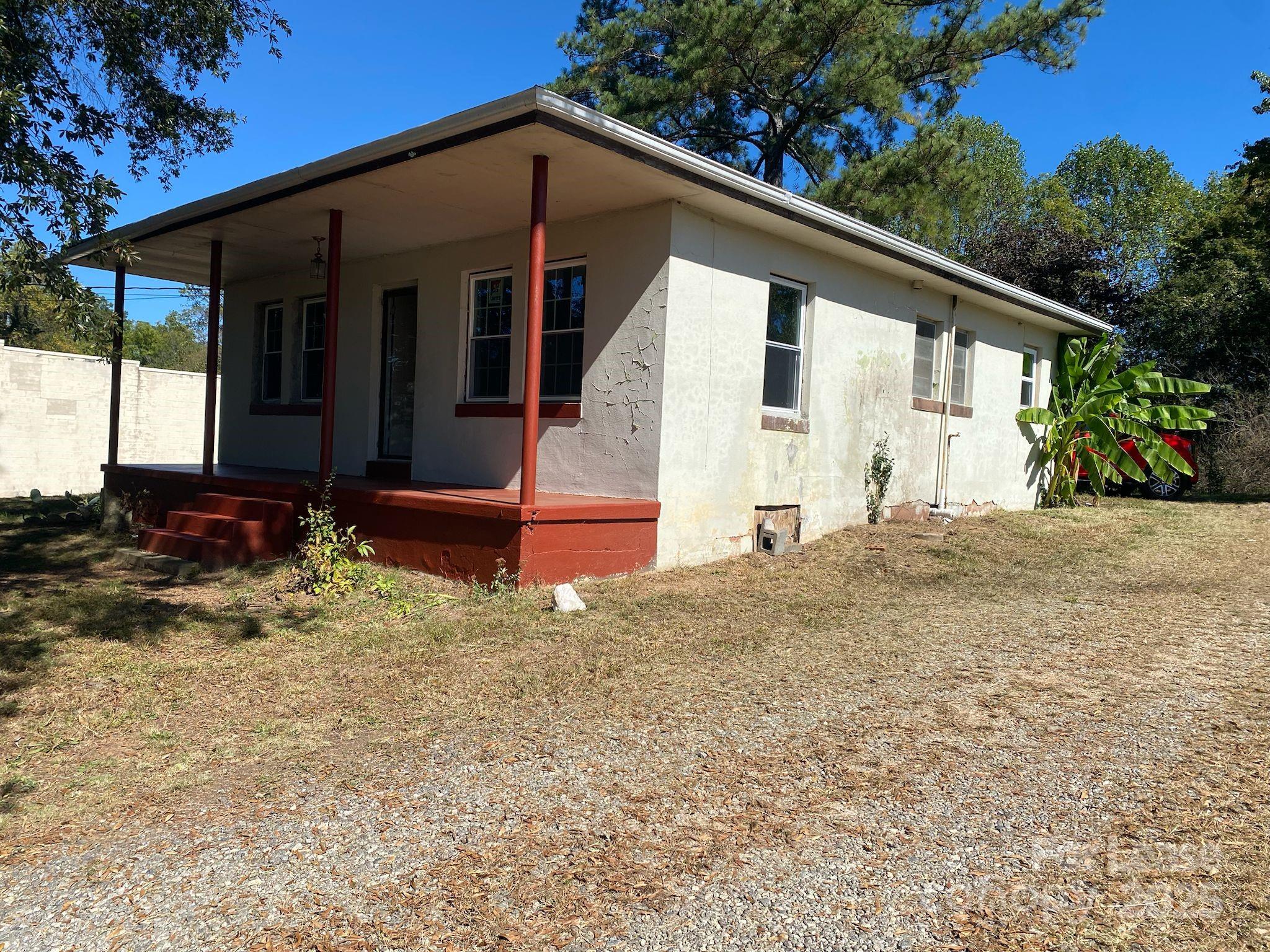 327 39th St Place Southwest Hickory, NC 28602 - Photo 11 of 21