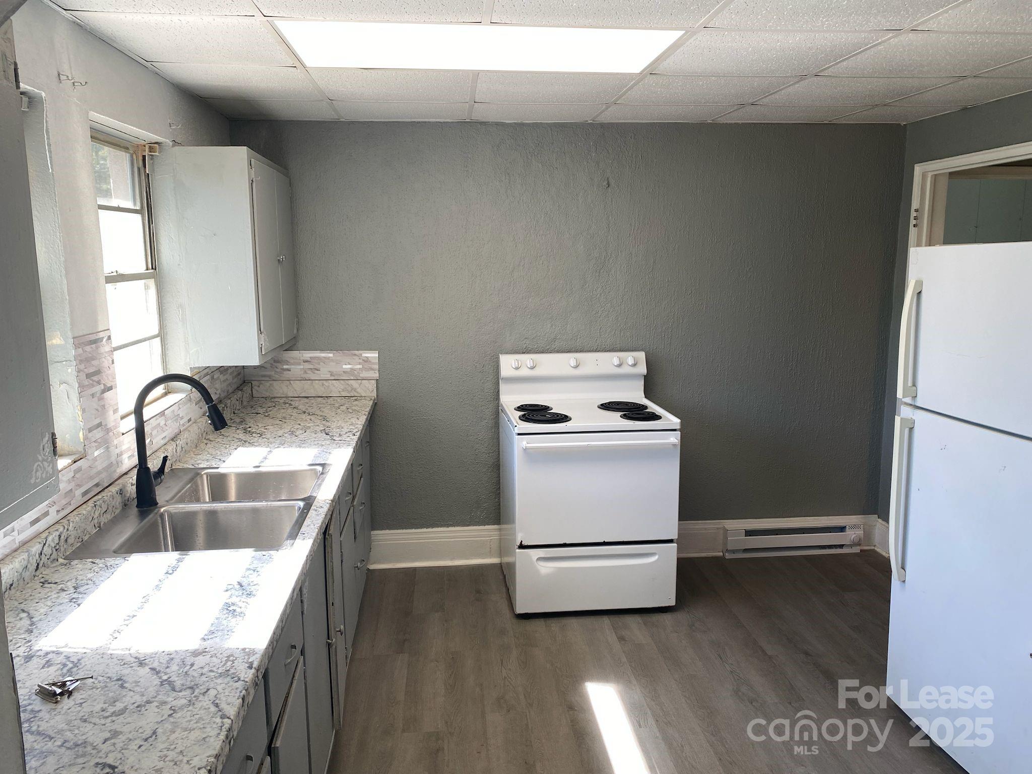 327 39th St Place Southwest Hickory, NC 28602 - Photo 4 of 21