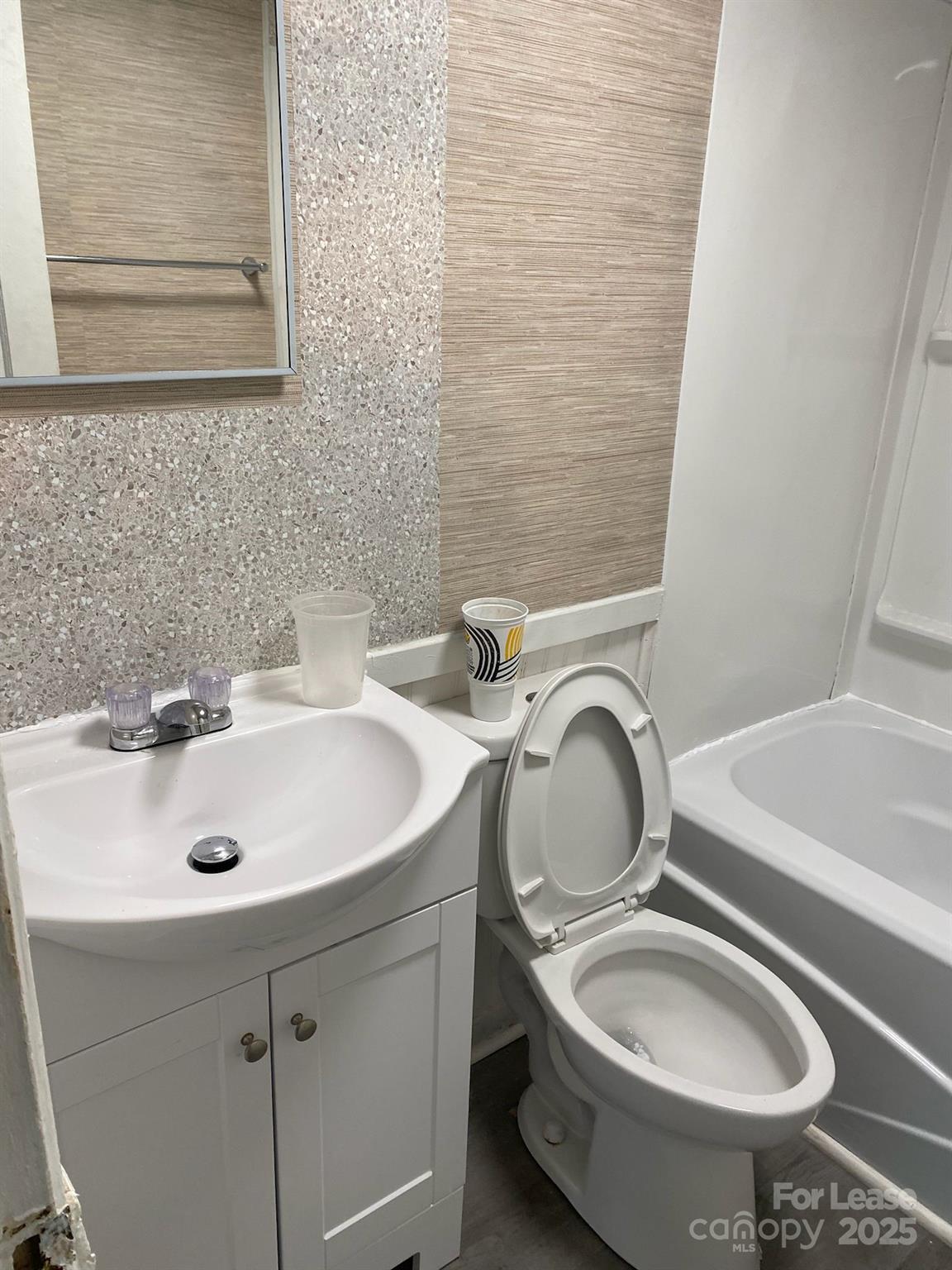 327 39th St Place Southwest Hickory, NC 28602 - Photo 7 of 21