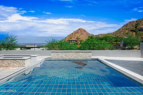 $7,950,000 | 5355 East Desert Vista Road, Paradise Valley, AZ 85253