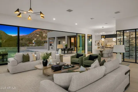 $7,950,000 | 5355 East Desert Vista Road, Paradise Valley, AZ 85253