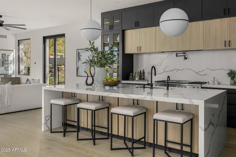 $7,950,000 | 5355 East Desert Vista Road, Paradise Valley, AZ 85253