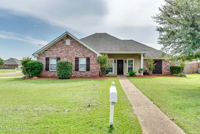$280,000 | 1076 Spanish Oak Drive, Pearl, MS 39208
