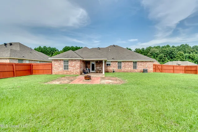 $280,000 | 1076 Spanish Oak Drive, Pearl, MS 39208