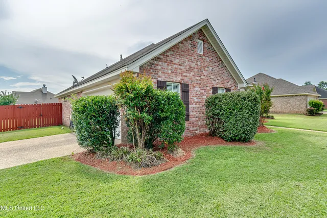 $280,000 | 1076 Spanish Oak Drive, Pearl, MS 39208