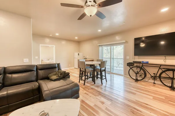 $690,000 | 28053 Sky Harbour Road, Friant, CA 93626