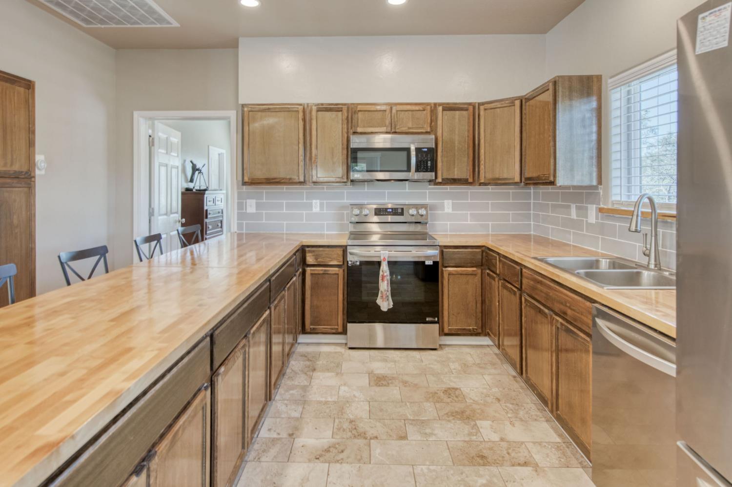 28053 Sky Harbour Road Friant, CA 93626 - Photo 9 of 55