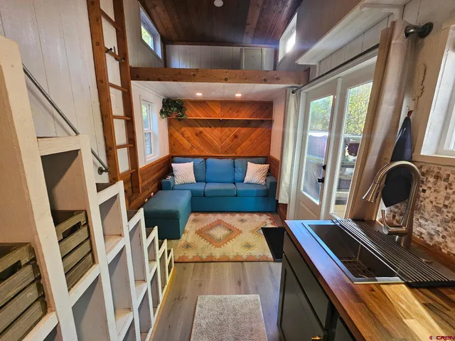 a view of an outdoor space