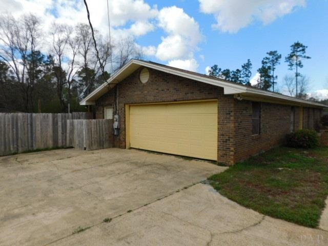 3571 Ridgecrest Lane Cantonment, FL 32533 - Photo 2 of 20 Gallery Image 2