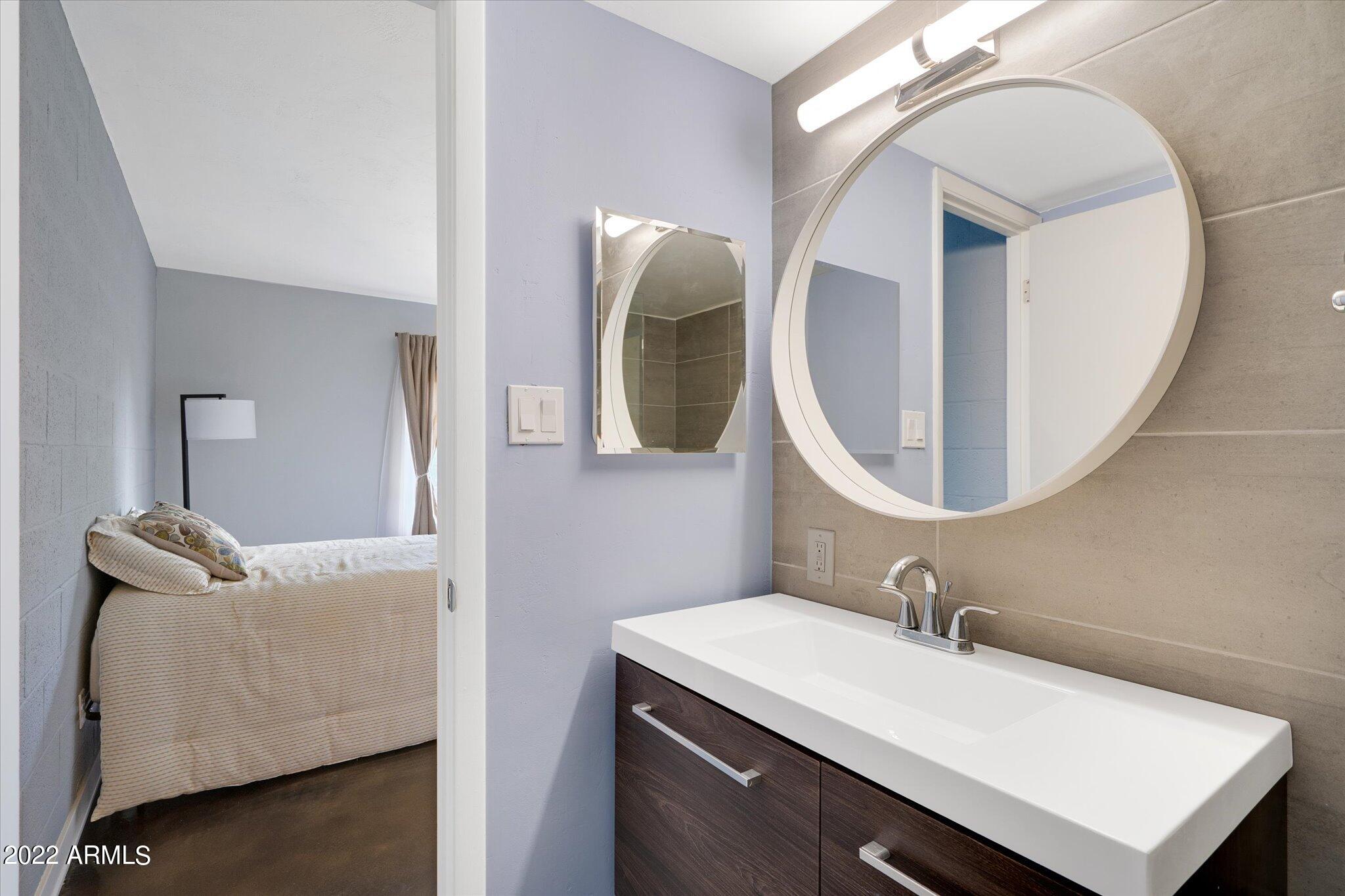 4201 East Camelback Road, Unit 42 Phoenix, AZ 85018 - Photo 10 of 15 Master Bathroom