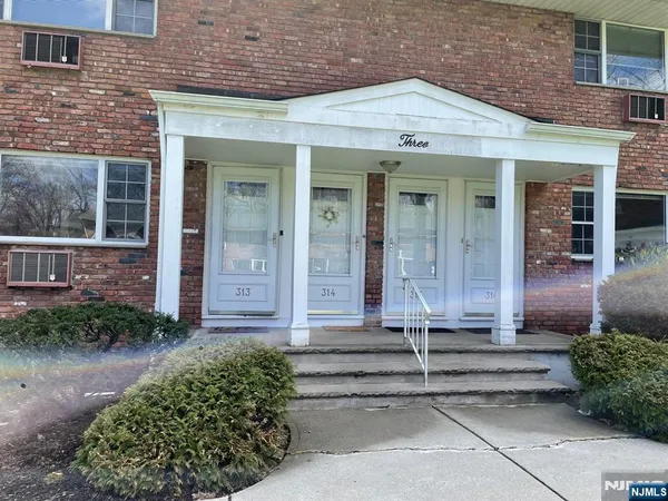 $2,000 | 313 Washington Drive, Ramsey, NJ 07446