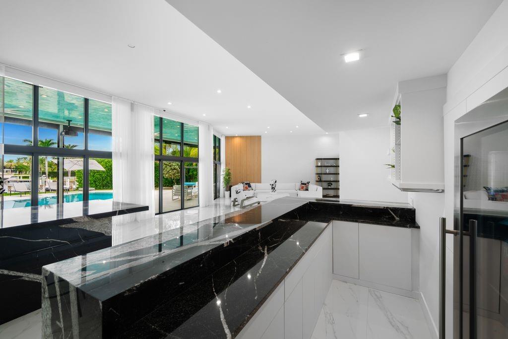 19 Gatehouse Road Sea Ranch Lakes, FL 33308 - Photo 20 of 61