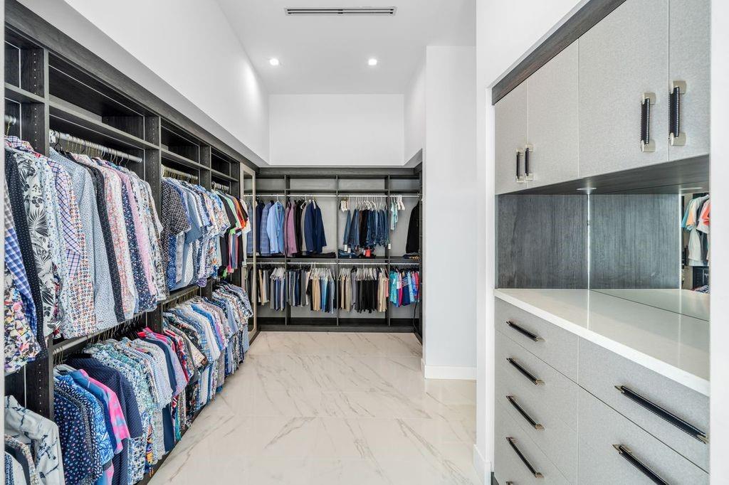 19 Gatehouse Road Sea Ranch Lakes, FL 33308 - Photo 36 of 61