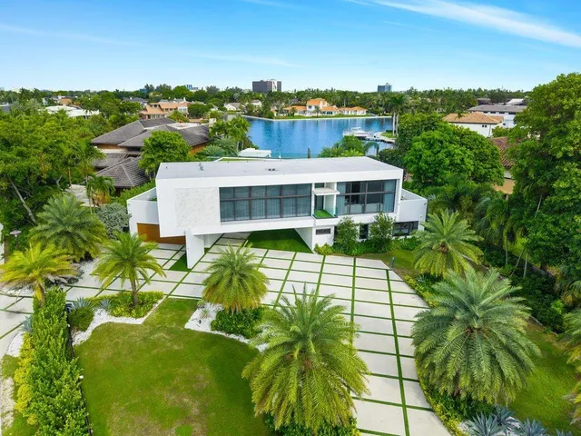 $11,990,000 | 19 Gatehouse Road, Sea Ranch Lakes, FL 33308